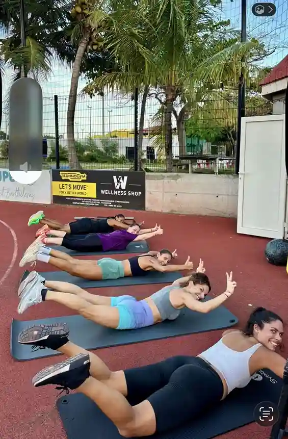 Cours collectif gainage au stade Saint-Barthélemy — Steven Roussel